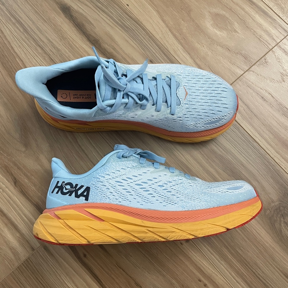 Hoka One One Women’s Clifton 8